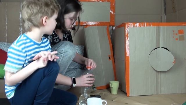 24 ЧАСА В КАРТОННОЙ КОМНАТЕ смотреть онлайн
