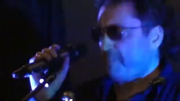 Поздний час