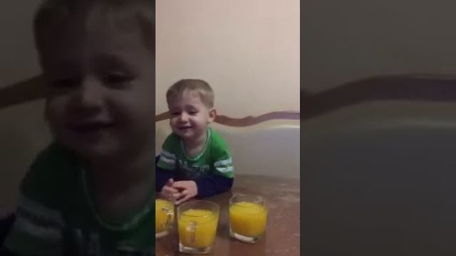 Сок пью с трёх стаканов!!! смотреть онлайн