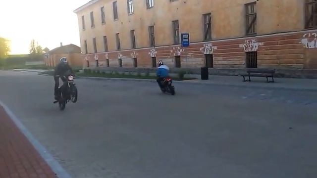 Попытки станта на мопеде Wonjan смотреть онлайн