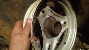 Самодельный поворотный кулак со ступицей от сошника сеялки на самодельный трайк спереди из скутера