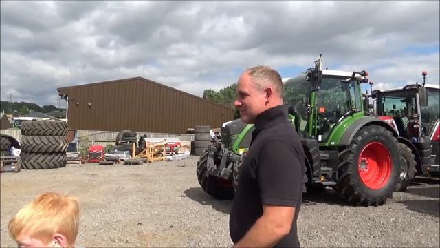 AT THE DEALERS. A NEW MASSEY COMING TO THE FARM? смотреть онлайн