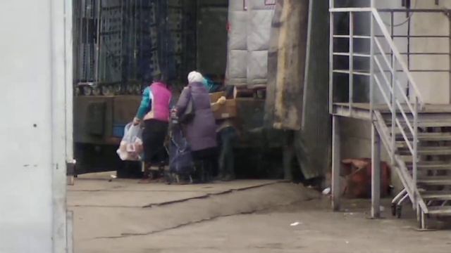 Цыгане грабят магнит в Краснодаре смотреть онлайн