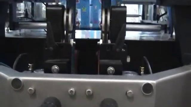 Continuous Twin vertical packaging with multihead-Envasadora vertical Twin continua con multicabeza смотреть онлайн