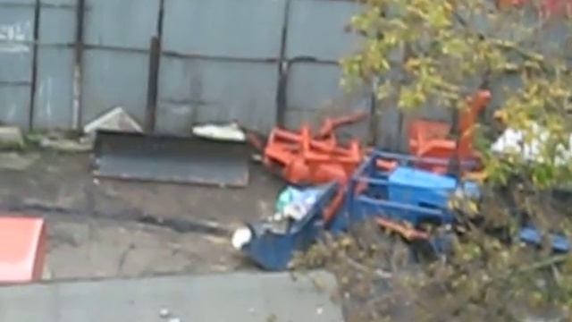 Двор дома 146 по проспекту Мира в 8:30 утра 19.09.13 смотреть онлайн