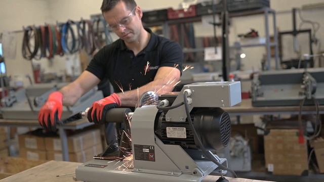 Húsdaráló tárcsa és kés köszörű / Mincer plate and mincer knife grinder machine - DT Grinder MG200 смотреть онлайн