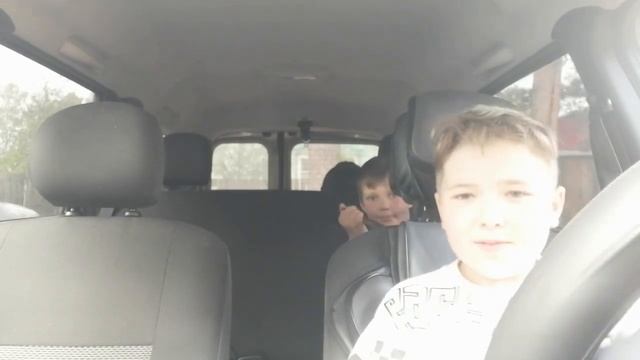 я провёл в машине 5 часов смотреть онлайн