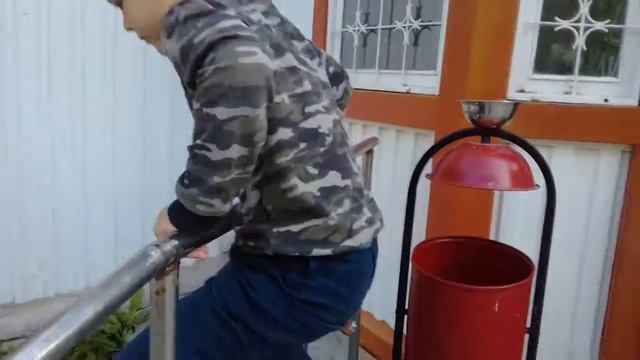 Друг застрял смотреть онлайн