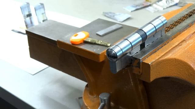 Отмычка для вскрытия замков Securemme K64 (Италия) профиль 1A. сайт: https://medvejatnik.kiev.ua смотреть онлайн