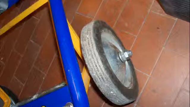 Carrellino per gruppo elettrogeno смотреть онлайн