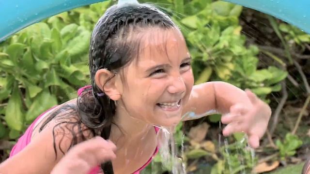 Intex 57437 - Dino Spray Pool смотреть онлайн
