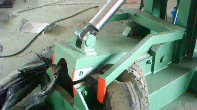 Tyre cutter shear machine смотреть онлайн