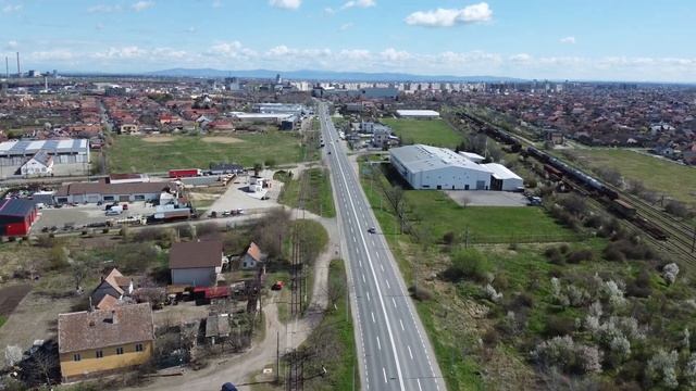 Urmarire masina cu drona in mod sportiv 57 km/h смотреть онлайн