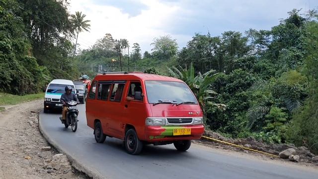 Truk Tangki Mogok Di Tanjakan Licin смотреть онлайн