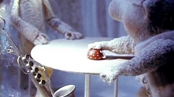 А снег идет