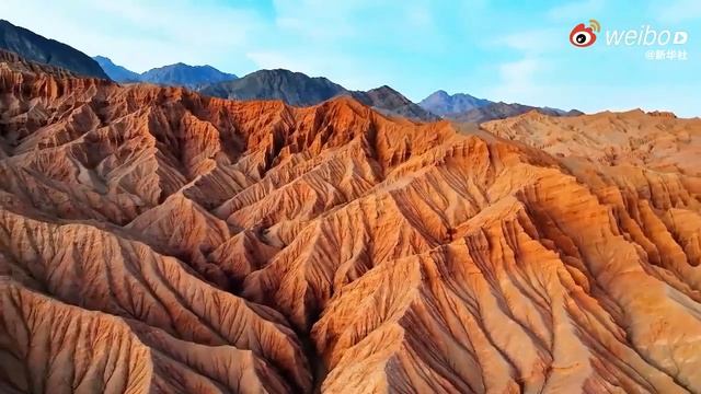 Beautiful Scenery of Huoyungu Scenic Spot in Turpan, Xinjiang смотреть онлайн