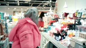 Милана Хаметова - Выбираю Новогодние Подарки По Цветам 24 часа Челлендж.