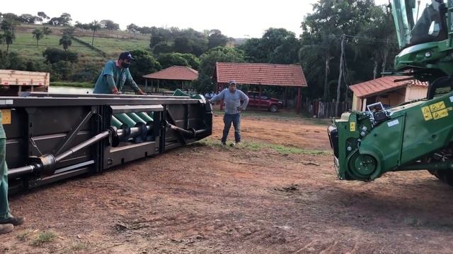 PLATAFORMA DE MILHO STARA BRAVA + 15 LINHAS / COLHEITADEIRA JOHN DEERE S760 COM PLATAFORMA DE MILH смотреть онлайн