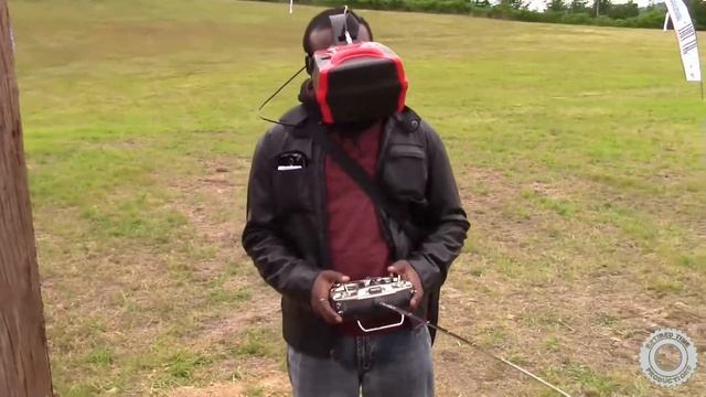 Alex Greve from VAS gives Montez his first FPV flight experience смотреть онлайн