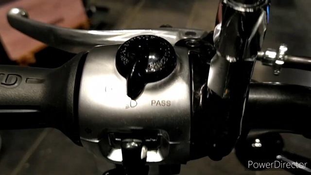 Royal Enfield Super Meteor 650 - Launch Walk Around - Specs, Exhaust Note, On Road Price смотреть онлайн