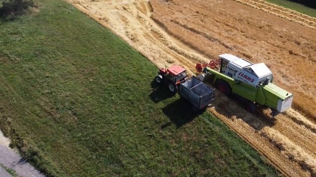 DJI Mini 2 video - Combine Class Mega 360 harvesting hay - drone video смотреть онлайн