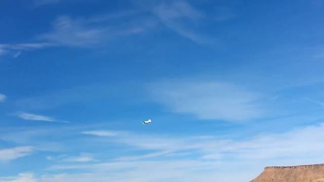 Nate's 3rd flight of the Aerobeez 26% 73" Yak 54. Balance is much better! смотреть онлайн