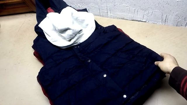 Мешок № 2821.Жилетки КРЕМ. Австрия. арт. 3089. вес 21кг смотреть онлайн