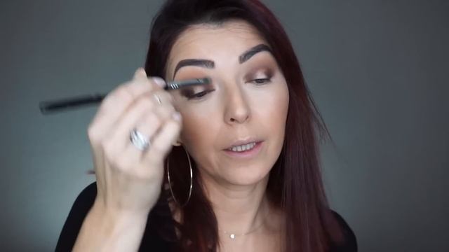 HALO SMOKEY EYES FOR HOODED EYES / HUDA BEAUTY SMOKEY OBSESSIONS PALETTE смотреть онлайн