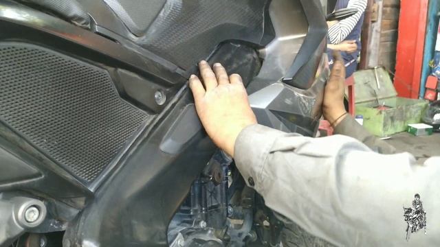 Frame slider for rs 200!crash guard for rs 200!! смотреть онлайн