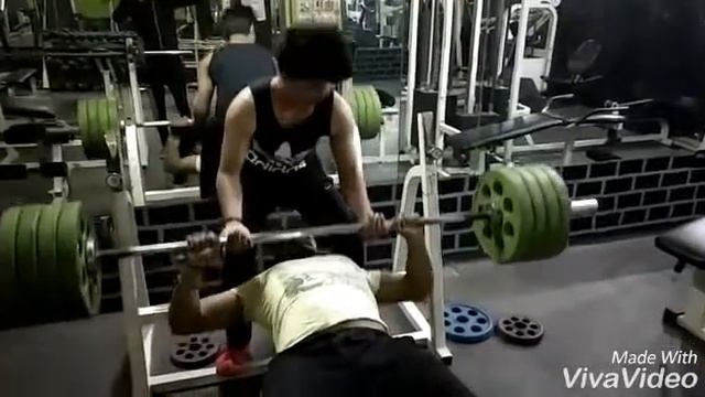 BENCHPREES WEIGHT 100 K.G смотреть онлайн