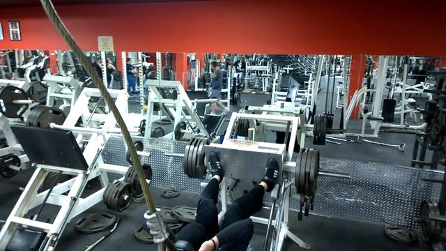 The Road to 240 - High Volume Leg Day смотреть онлайн