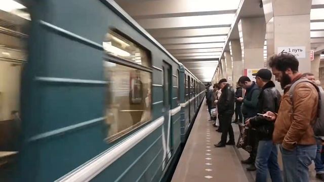 81-717/714 На станции Варшавская смотреть онлайн