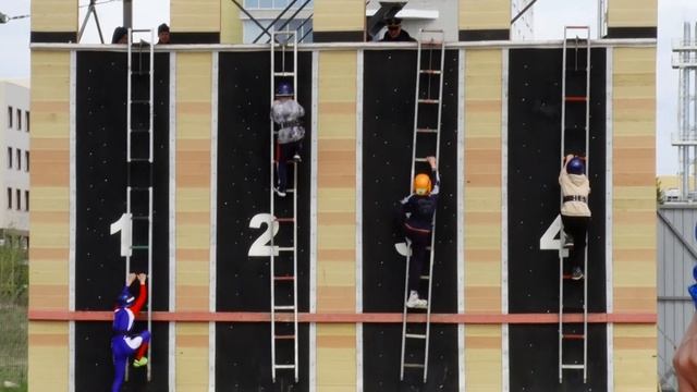 В Нижнем Тагиле прошли областные соревнования по пожарно-спасательному спорту смотреть онлайн