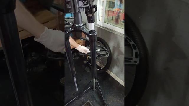 Montaje Rock shox Judy смотреть онлайн