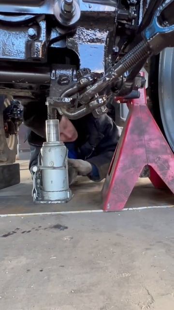 Спасаем четвёртую лапу трактора смотреть онлайн