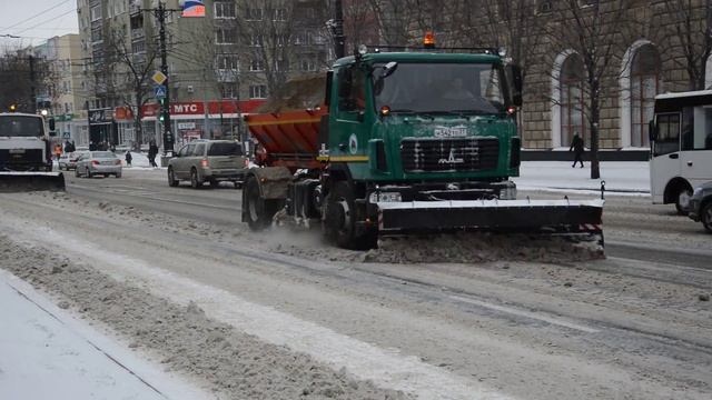 Техника чистит улицы Хабаровска смотреть онлайн