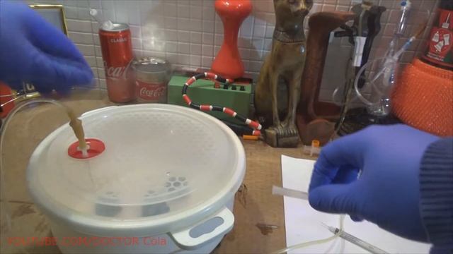 DIY Handmade Coca Cola Mask - Scary Stories Experiment Coca Cola Challenge - Coca Cola Crazy Art смотреть онлайн