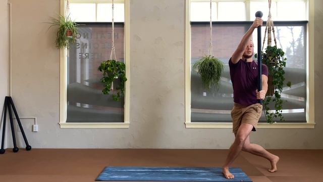10 Minute Beginner Mace Flow Workout смотреть онлайн