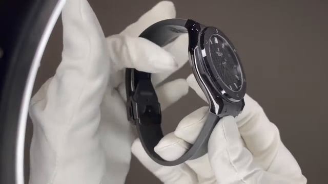 Hublot Classic Fusion Ceramic смотреть онлайн