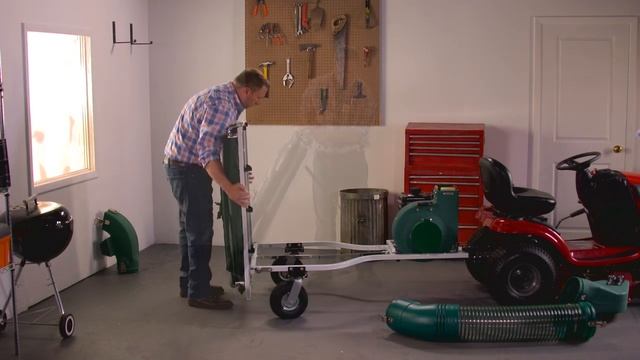 How the Cyclone Rake Folds up for Easy Storage | Yard Vacuum смотреть онлайн