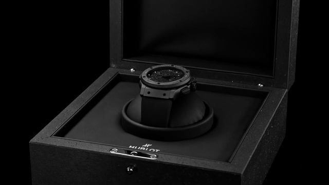HUBLOT - CLASSIC FUSION AEROFUSION CHRONOGRAPH ALL BLACK SHEPARD FAIREY 45MM смотреть онлайн