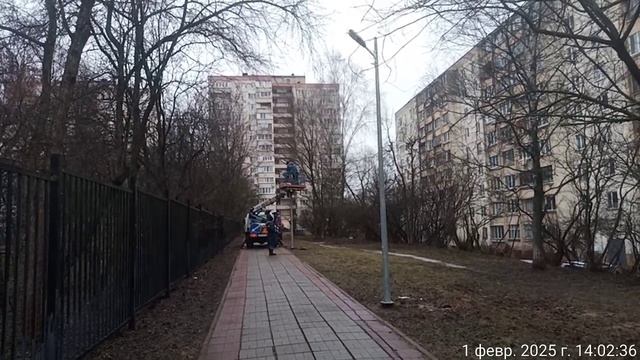 Долгожданные фонари устанавливают - видео отчёт. смотреть онлайн