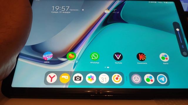 Pioneer DEH-1800UB с установленным Bluetooth модулем. смотреть онлайн