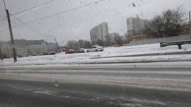 На 22 троллейбусе от "Ул. Передовиков" до "Ст. м. Ладожская" (снято в декабре 2022) смотреть онлайн