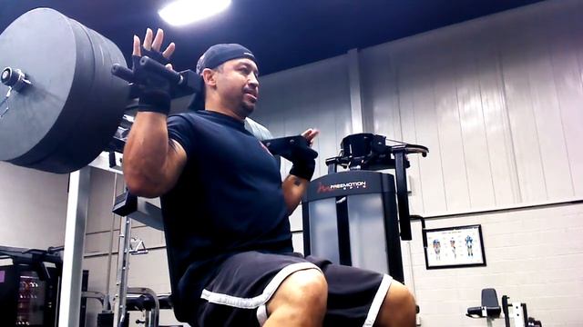 Bill Manlove shoulder pressing 550 lbs. смотреть онлайн