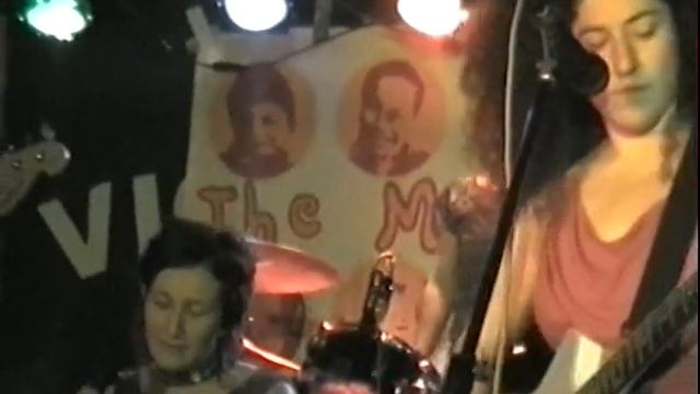The Mothers first Gig at The Victoria Inn, Derby May 2004 - part 1 смотреть онлайн