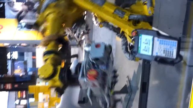 Learning Fanuc Robot at IMTS 2012 смотреть онлайн