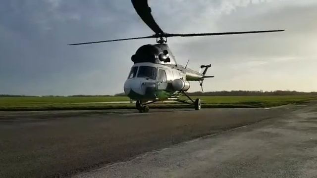 Mi-2 Helicopter start and take-off смотреть онлайн