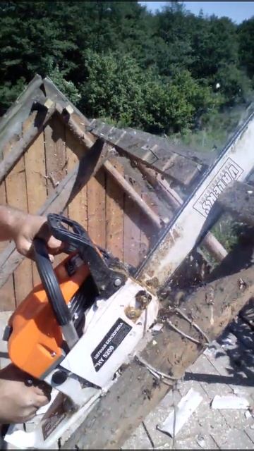 Не играйтесь с бензопилой смотреть онлайн