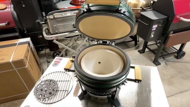 Honest Review of The London Sunshine 13” Ceramic Kamado Charcoal BBQ Grill! / Steak! смотреть онлайн